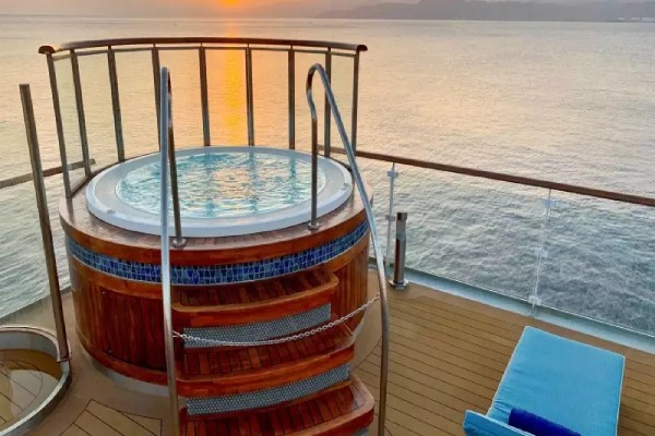Ocean Explorer Gallery Image